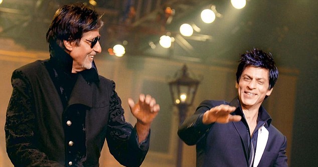 Shahrukh Khan doing dance with Amitabh Bachchan