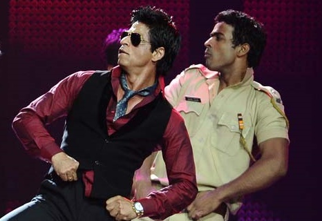 Shahrukh Khan in dabangg style