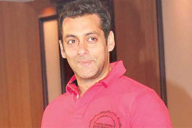 Salman Khan pink tshirt