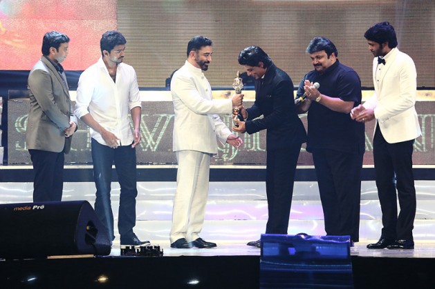 Shahrukh Khan at Sivaji Chevalier Awards
