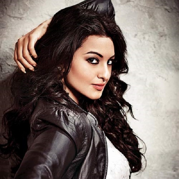 Sonakshi Sinha Avoids Mall Promotions