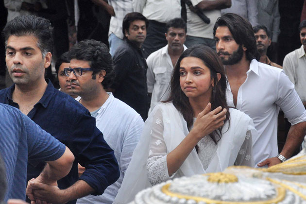 Bollywood Celebrities attend Priyanka Chopra father's prayer meet