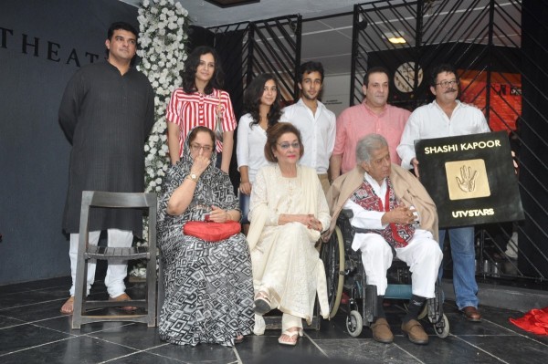 Shashi Kapoor's hand impression tile to be unveiled