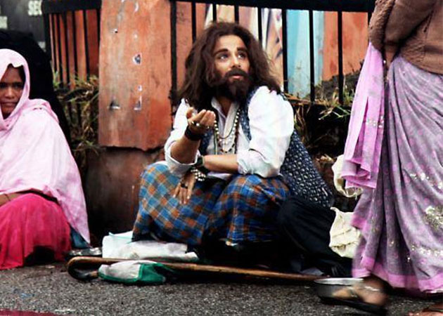 Guess which actress was caught begging outside Hyderabad Station?