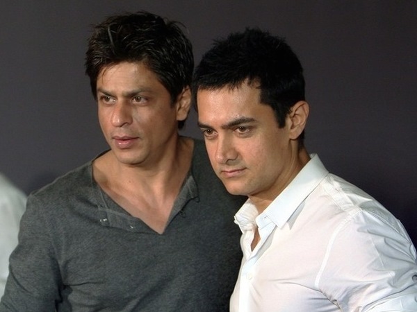 Shocker - Aamir Khan and Shahrukh Khan share a cab