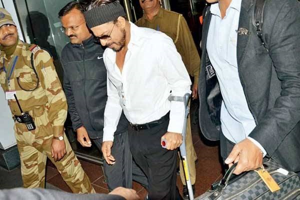 Shah Rukh Khan's first outing after accident