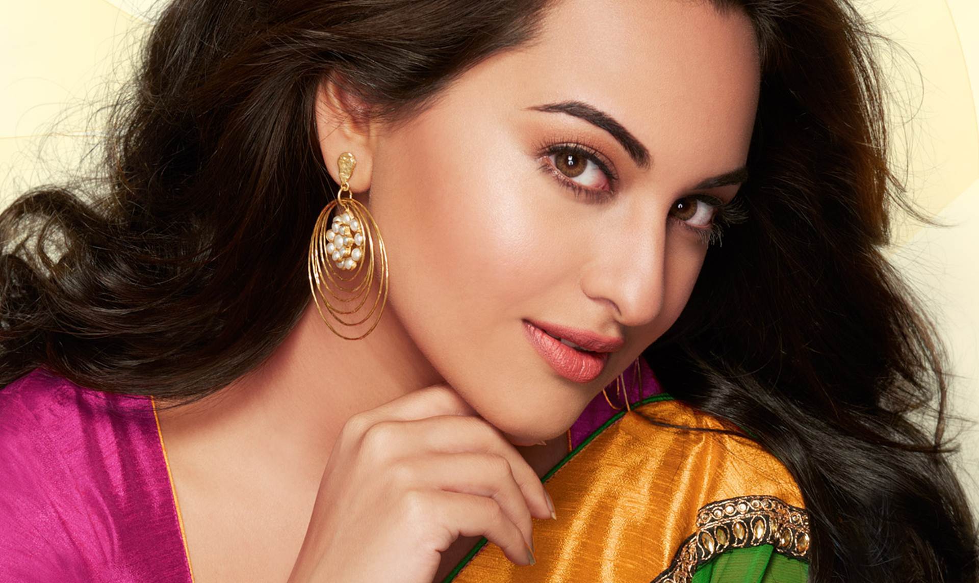 Sonakshi Sinha's facebook page gets over 10 million likes