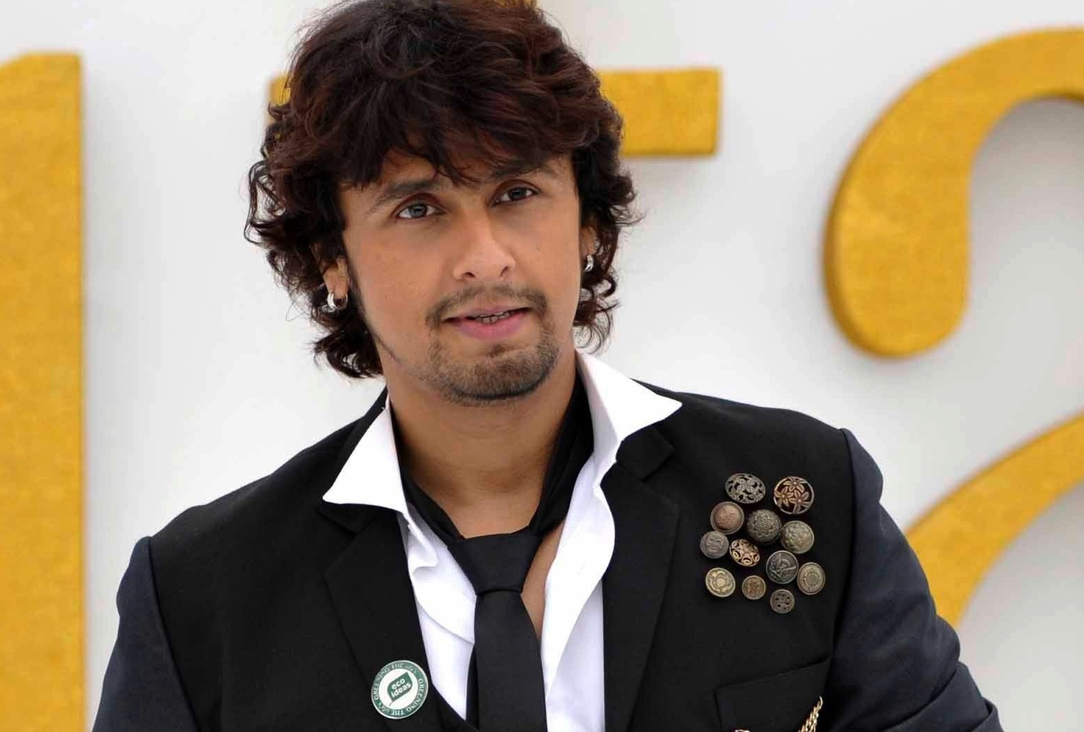 Zee Network bans Sonu Nigam for supporting Aam Aadmi Party