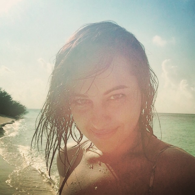 Sonakshi Sinha selfie maldives beach