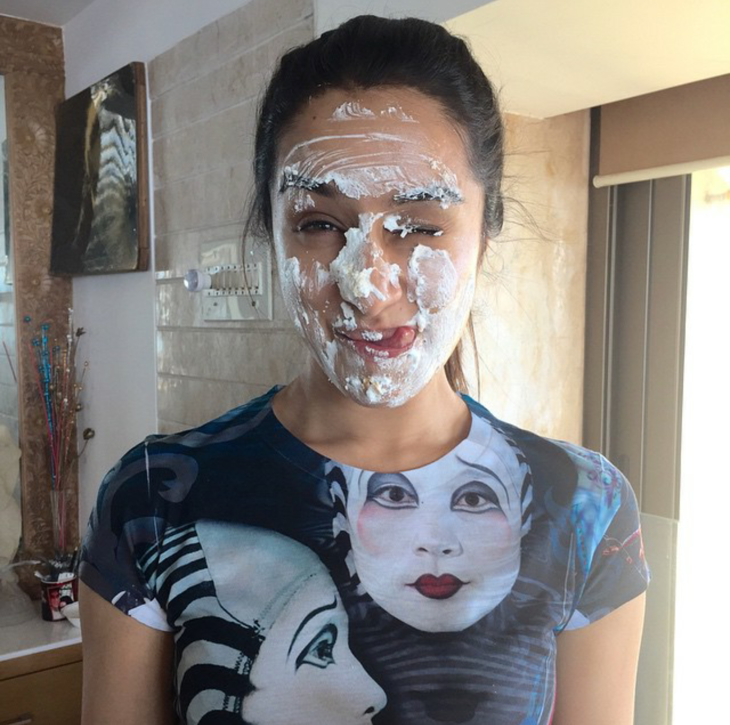 Shraddha Kapoor birthday cake on face