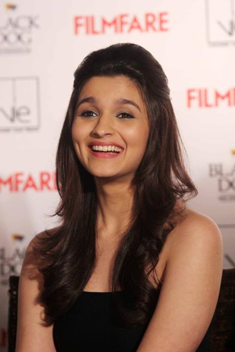 Alia Bhatt dimples