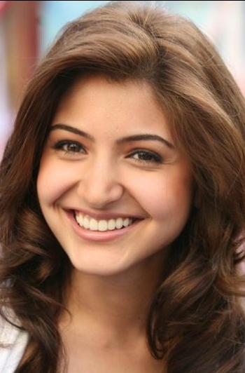 Anushka Sharma smile face