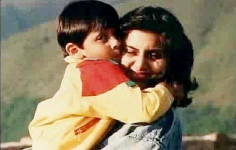 Ranbir Kapoor with his mother in childhood