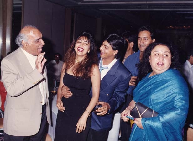 Shah Rukh Khan Gauri Khan rare picture with yash chopra