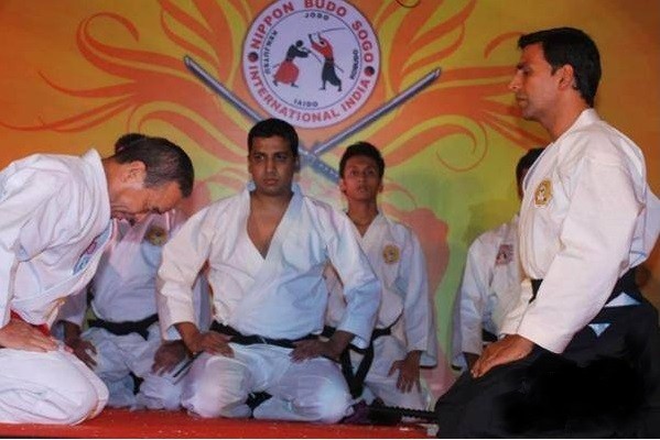 Akshay Kumar doing karate
