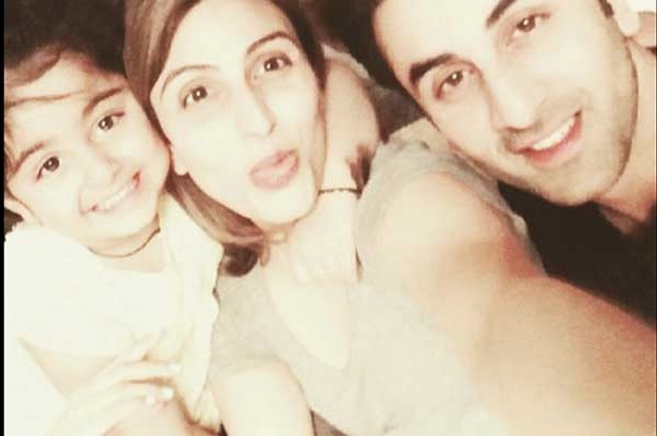 Ranbir Kapoor with Riddhima Kapoor and niece clicked selfie
