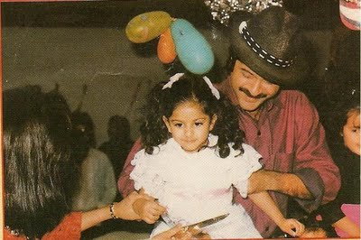 Sonam Kapoor childhood picture with Anil Kapoor