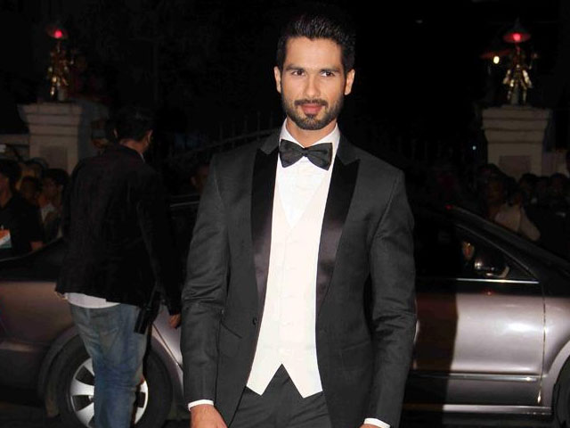 Shahid Kapoor attending an awards function