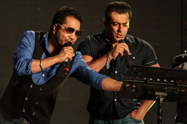Salman Khan sings with Mika Singh