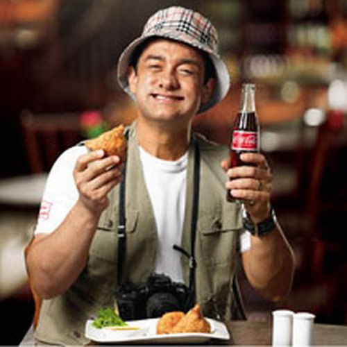 Aamir Khan as a Japanese tourist in Coca-Cola