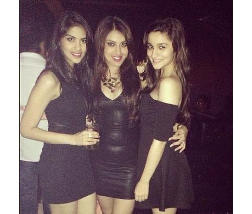 Alia Bhatt partying with her friends.