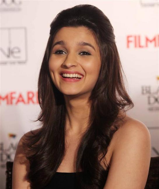 Alia Bhatt dimpled smile