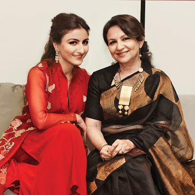 Soha Ali Khan with her mom