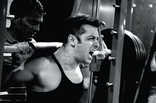 Salman Khan working out in gym