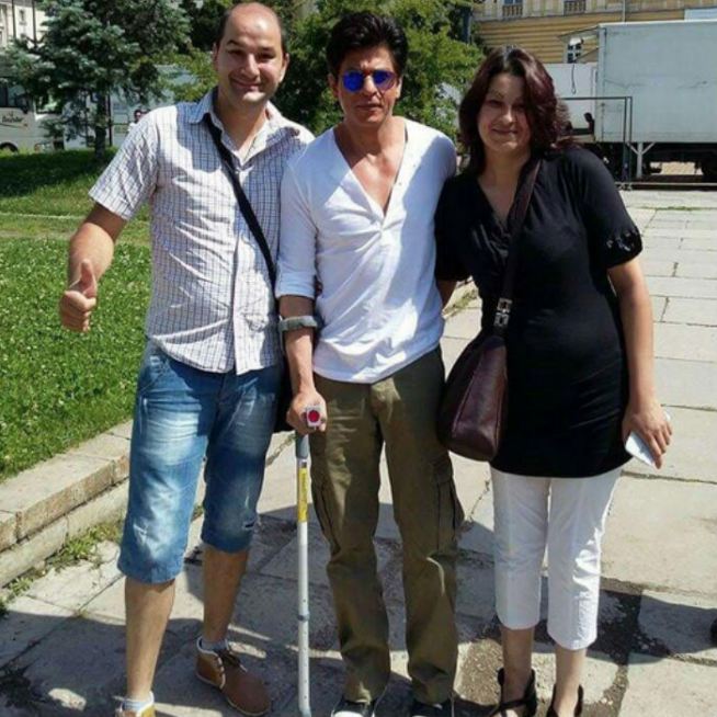Shah Rukh Khan from Dilwale Sets