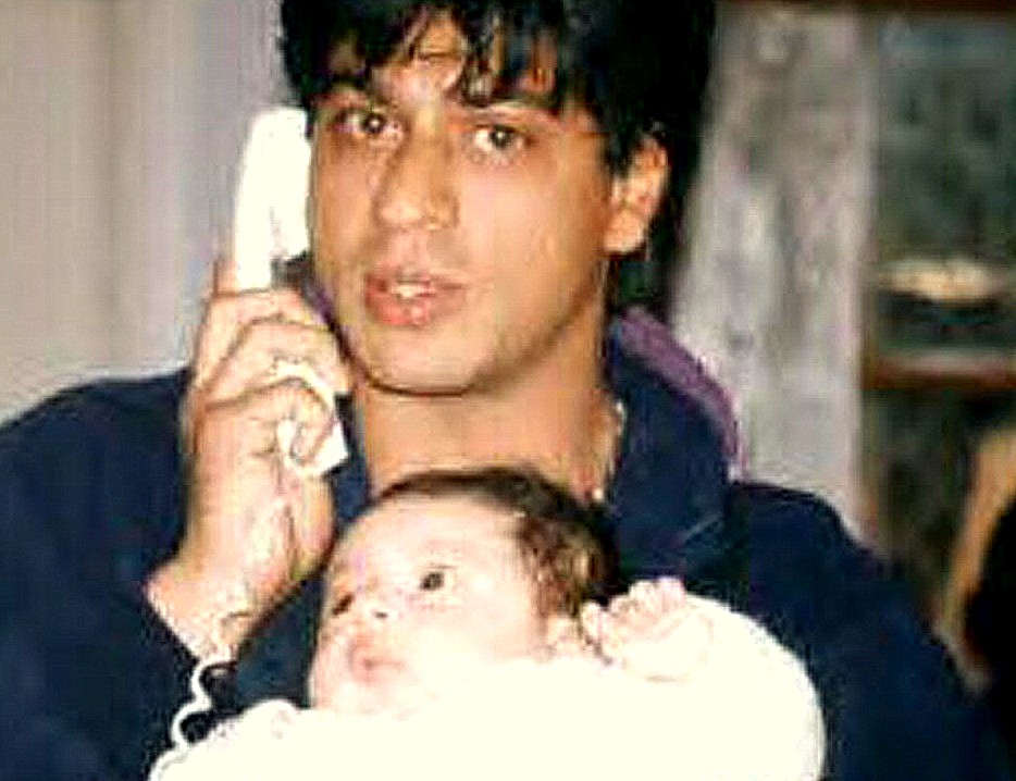 Shah Rukh Khan with young Aryan Khan