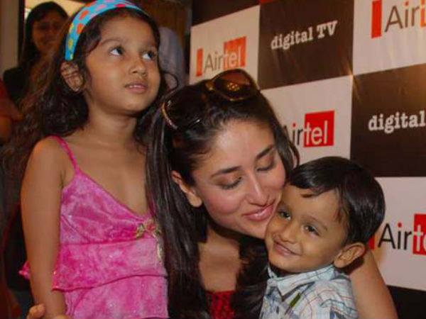 Kareena kapoor Khan with her tiny fans.