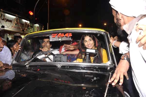 Vidya Balan in taxi