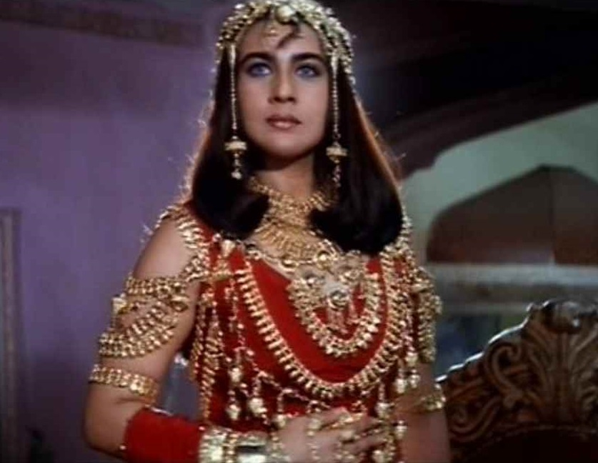Amrita Singh worst outfit