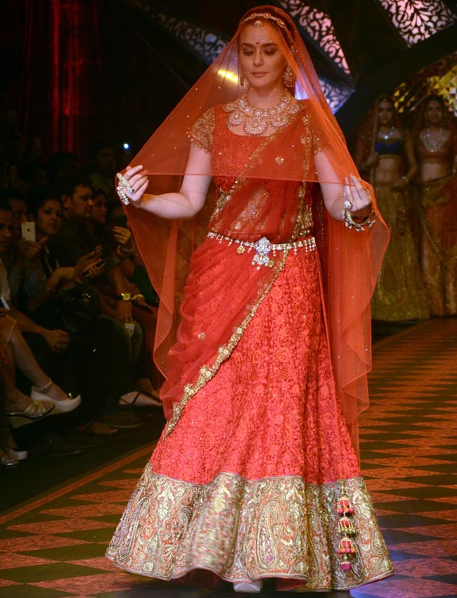 Preity Zinta sizzle at IIJW 2015