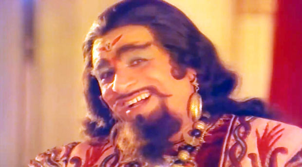 Kader Khan as Mantrik
