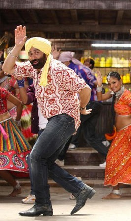 Sunny Deol we think cannot dance