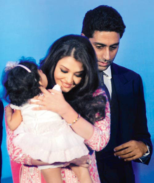 Aishwarya Rai with her darling daughter Aaradhya Bachchan.