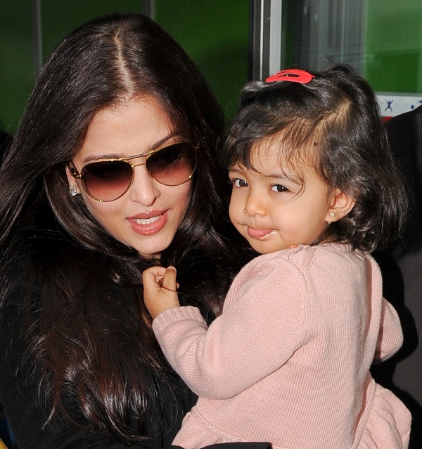 Aishwarya Rai with her darling daughter Aaradhya Bachchan.