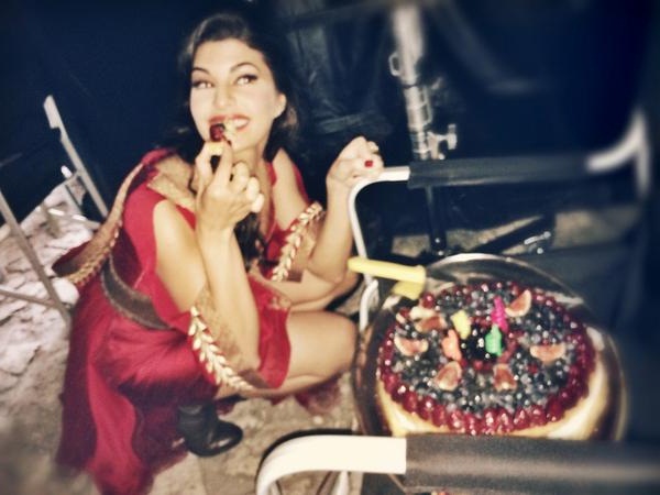Jacqueline Fernandez cutting cake