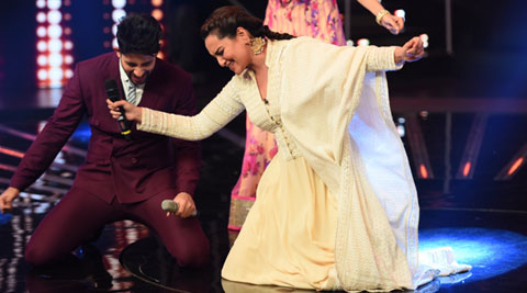 Sonakshi Sinha dancing