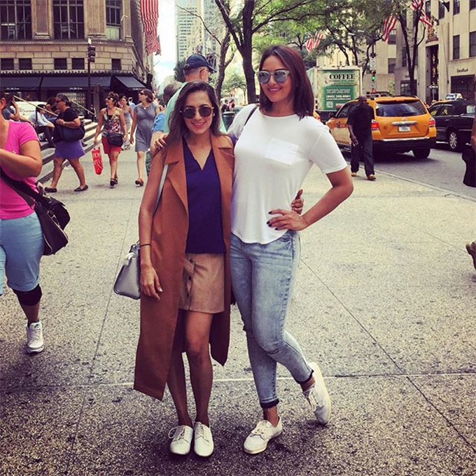 Sonakshi Sinha chills in USA for Fusion Tour