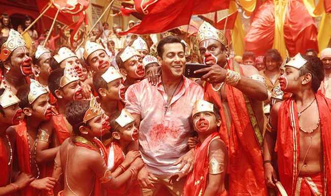 Salman Khan in Selfie Le le re