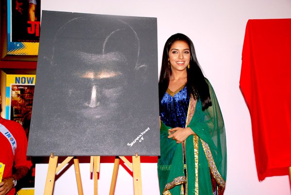 Paintings done by Salman Khan.