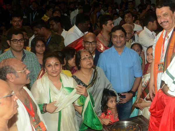 Vidya Balan seeking blessing on the occasion of 'Ganesh Chaturthi'