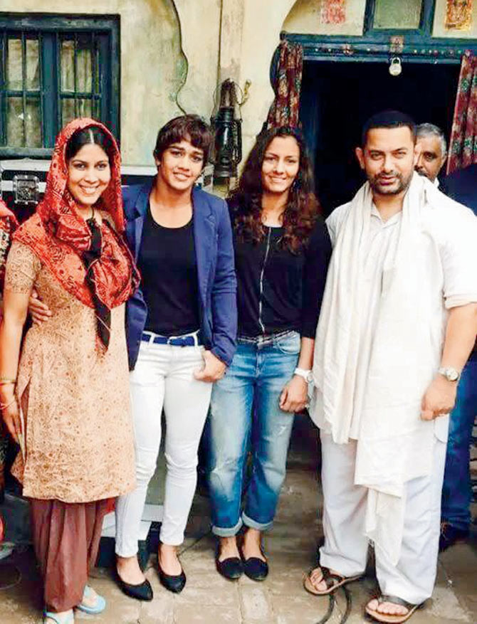 Aamir Khan's 'Dangal' kickstarts with a muhurat clap by Mahavir Phogat