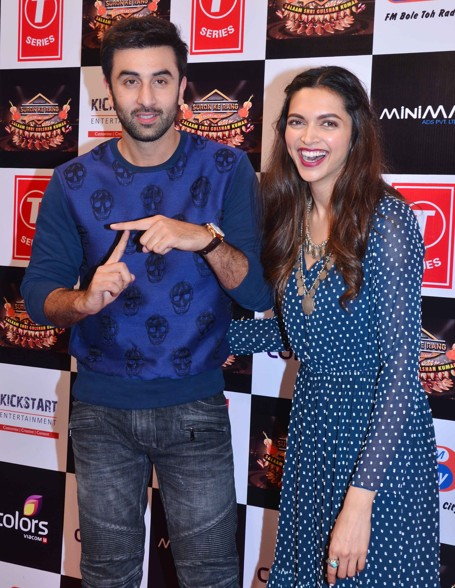 Ranbir Kapoor - Deepika Padukone at Suron Ke Rang red carpet