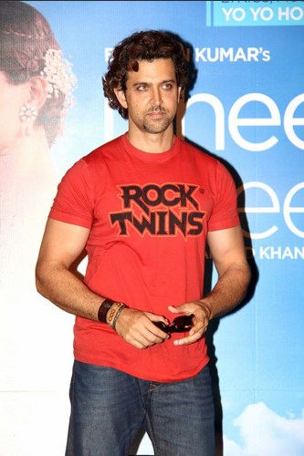 Hrithik Roshan and Sonam Kapoor at the launch of their music video ‘Dheere Dheere‘