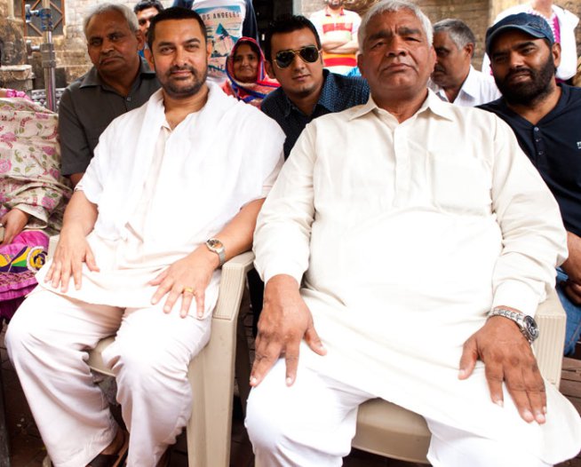 Aamir Khan's 'Dangal' kickstarts with a muhurat clap by Mahavir Phogat