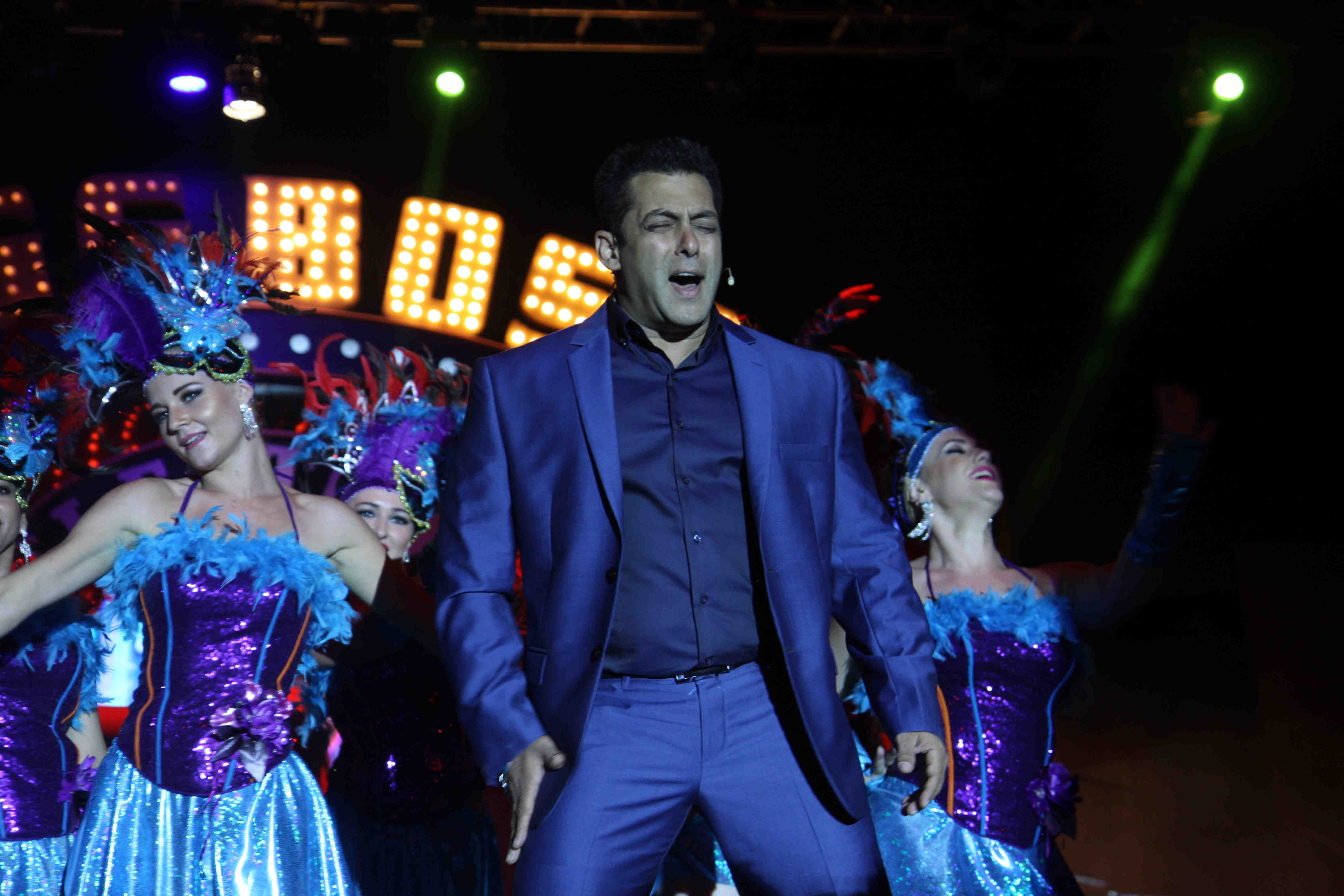 Salman Khan dancing