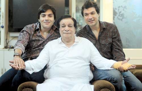 Kader Khan with his sons